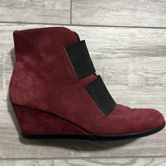 Aerosoles Heelrest Get Fit Suede Wedge Booties Size 5 - Picture 14 of 14